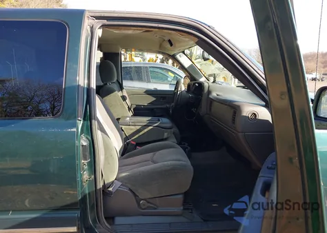 2004 Chevrolet Silverado 1500 Ls из США, поврежденный, VIN 2GCEK19V541104448